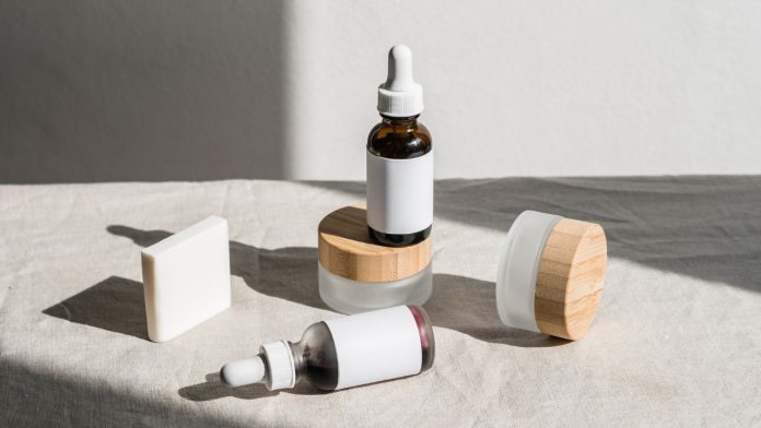 Top-Questions-to-Ask-Before-Choosing-a-Cosmetic-Packaging-Supplier